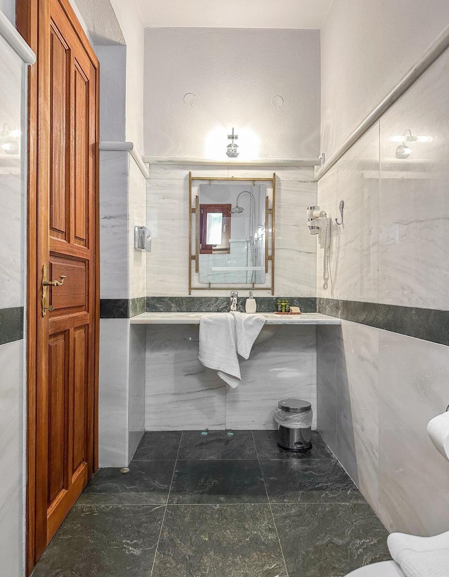 Ourania'S Mansion Hotel Скиатос Стая снимка