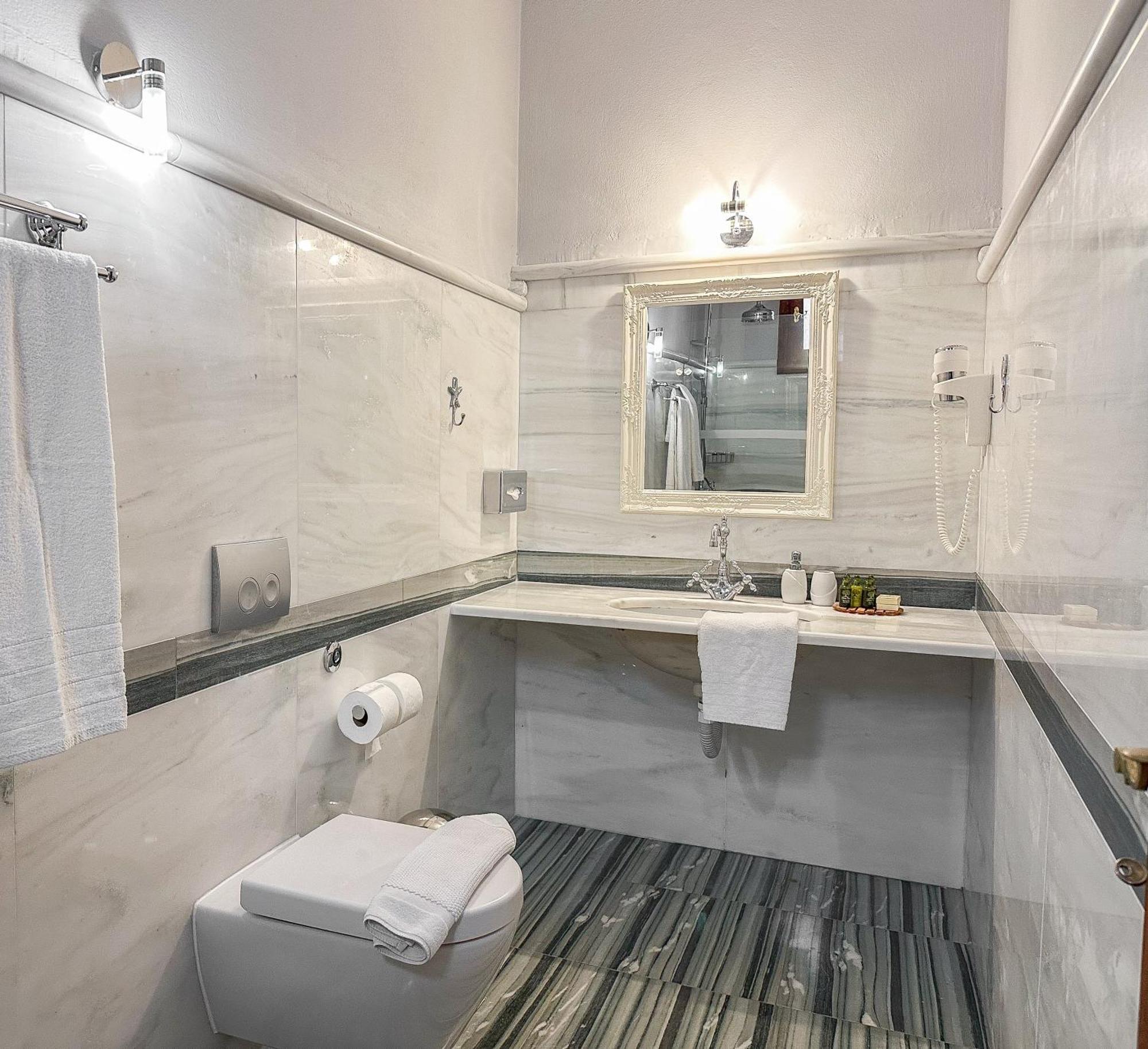 Ourania'S Mansion Hotel Скиатос Стая снимка