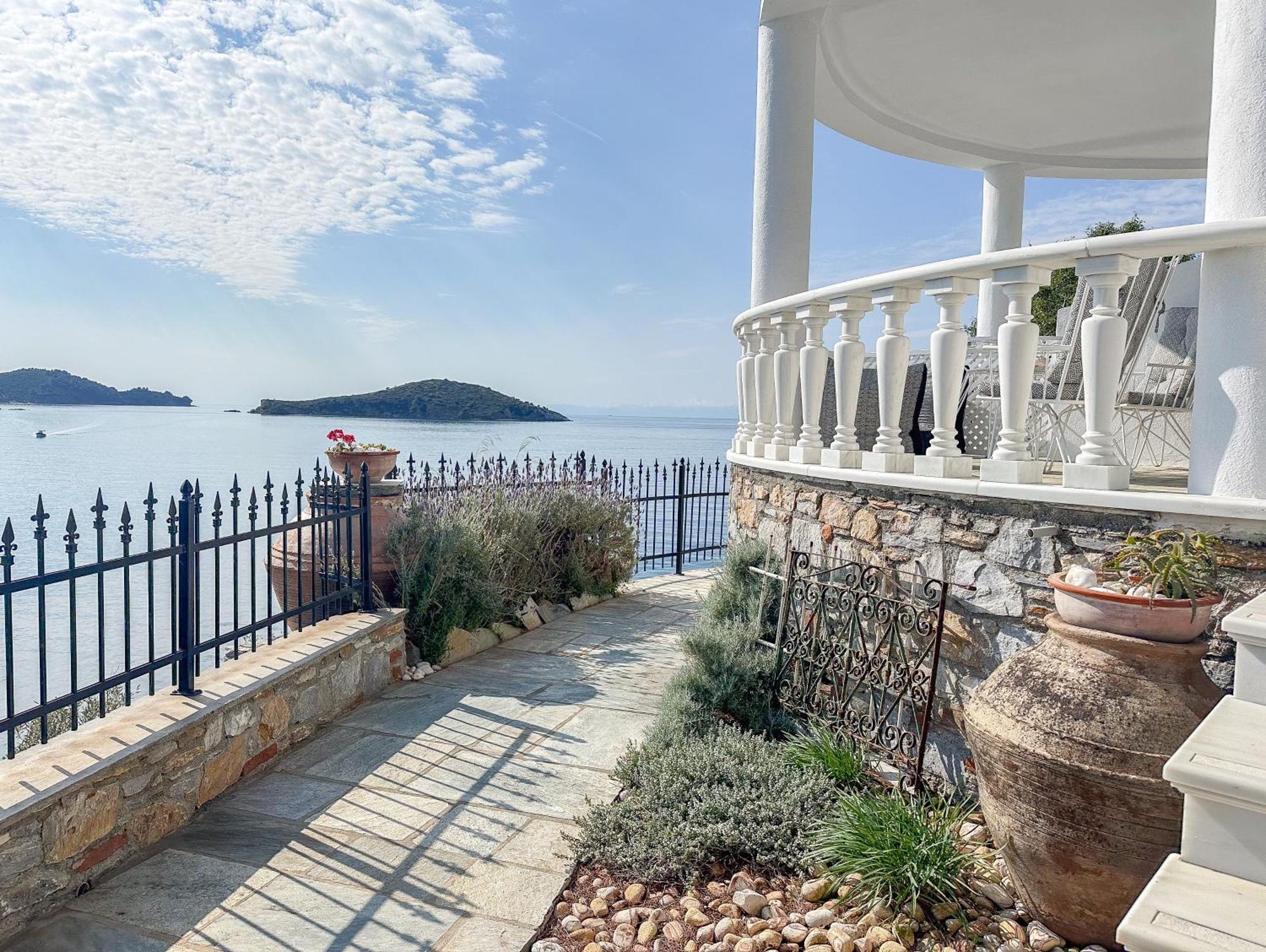 Ourania'S Mansion Hotel Скиатос Екстериор снимка